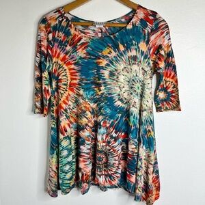 Ellen & Company Colorful Tye Dye Floral‎ Firework Top Size Small